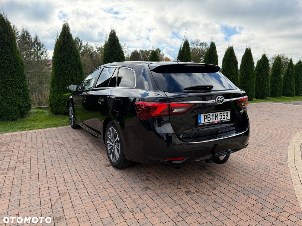 Toyota Avensis - 18