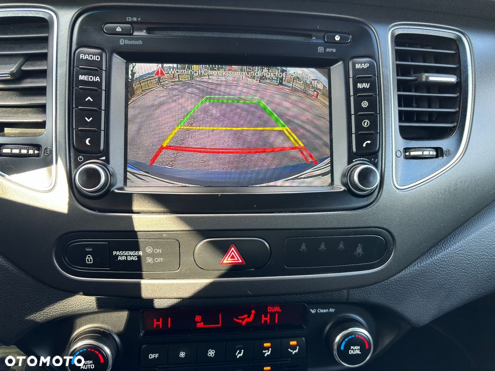 Kia Carens 1.6 GDI UEFA EURO 2016 - 13