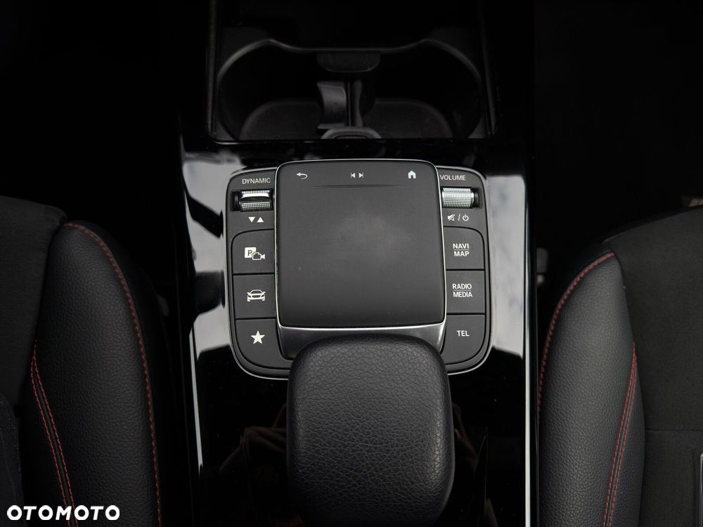Mercedes-Benz CLA 180 AMG Line 7G-DCT - 20