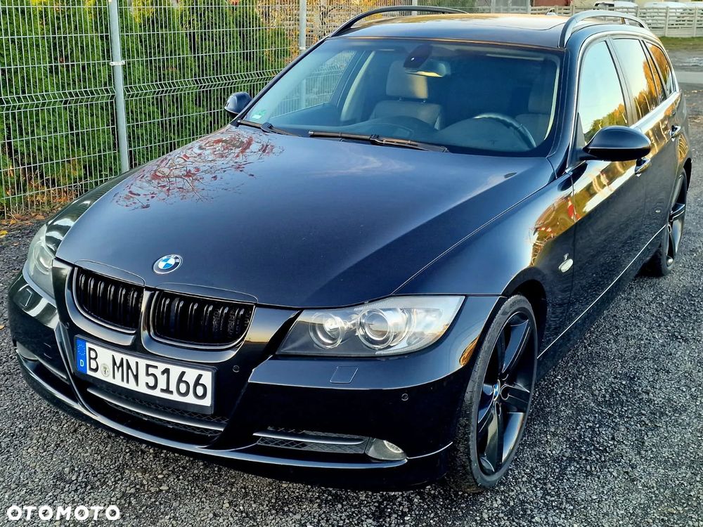 BMW Seria 3 330xi Touring - 1