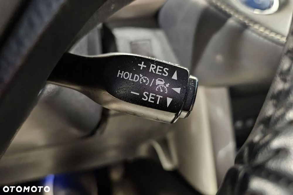 Toyota RAV4 Hybrid Style 4x2 - 17