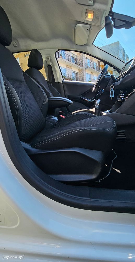 Peugeot 208 PureTech 82 Start & Stop Allure - 7