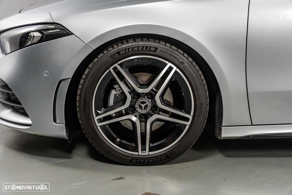 Mercedes-Benz A 180 d AMG Line Aut. — fotografia 12