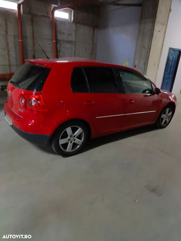 Volkswagen Golf 1.6 FSI Sportline - 3