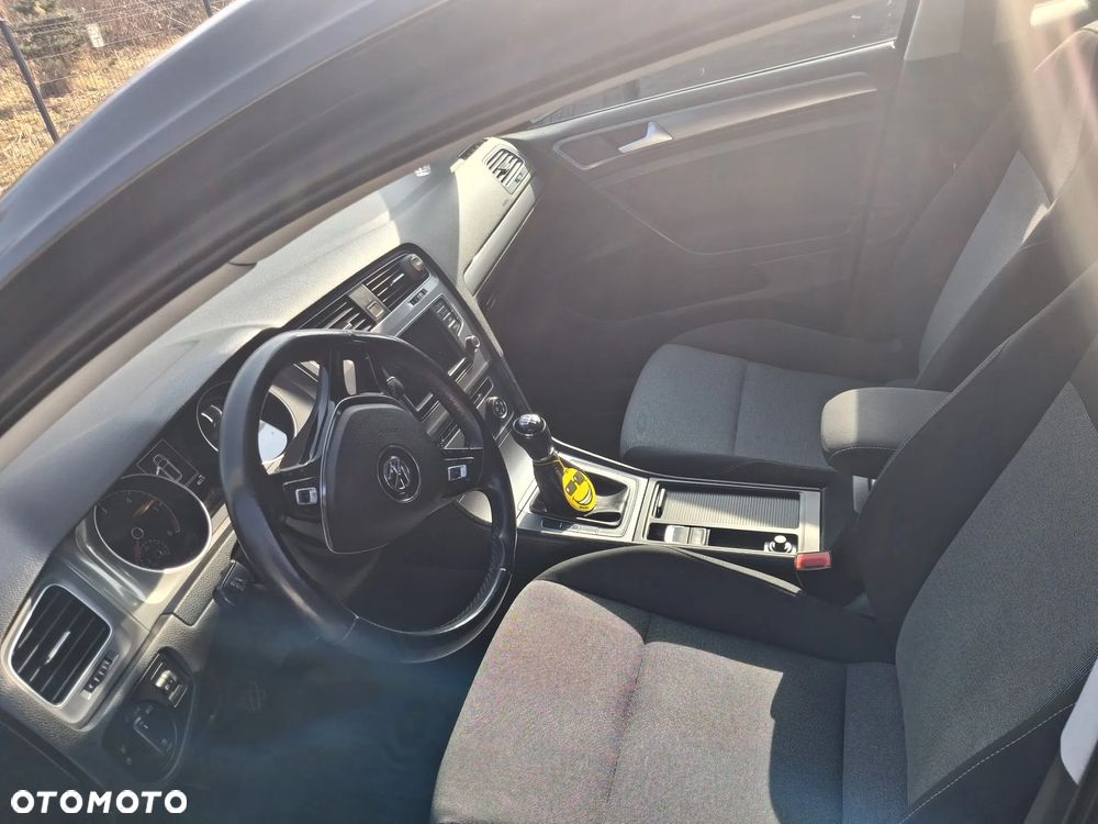 Volkswagen Golf - 5