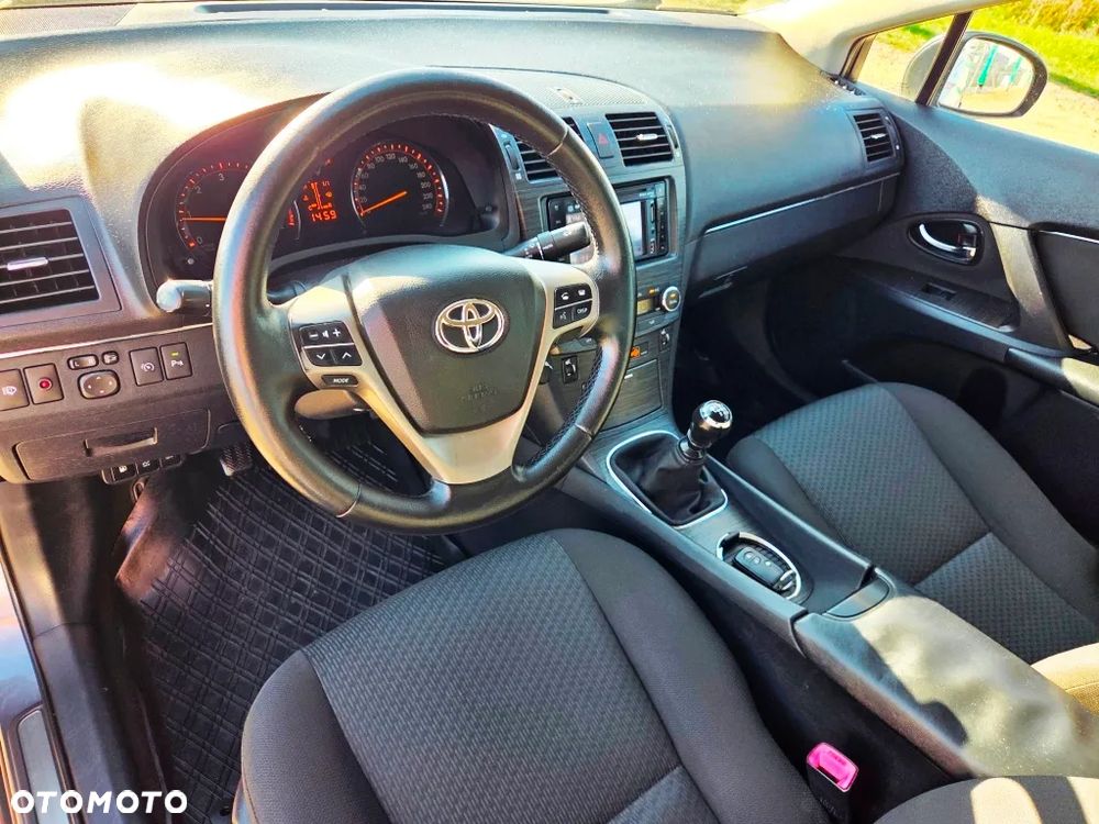 Toyota Avensis 2.2 D-4D Prestige NAVI - 26