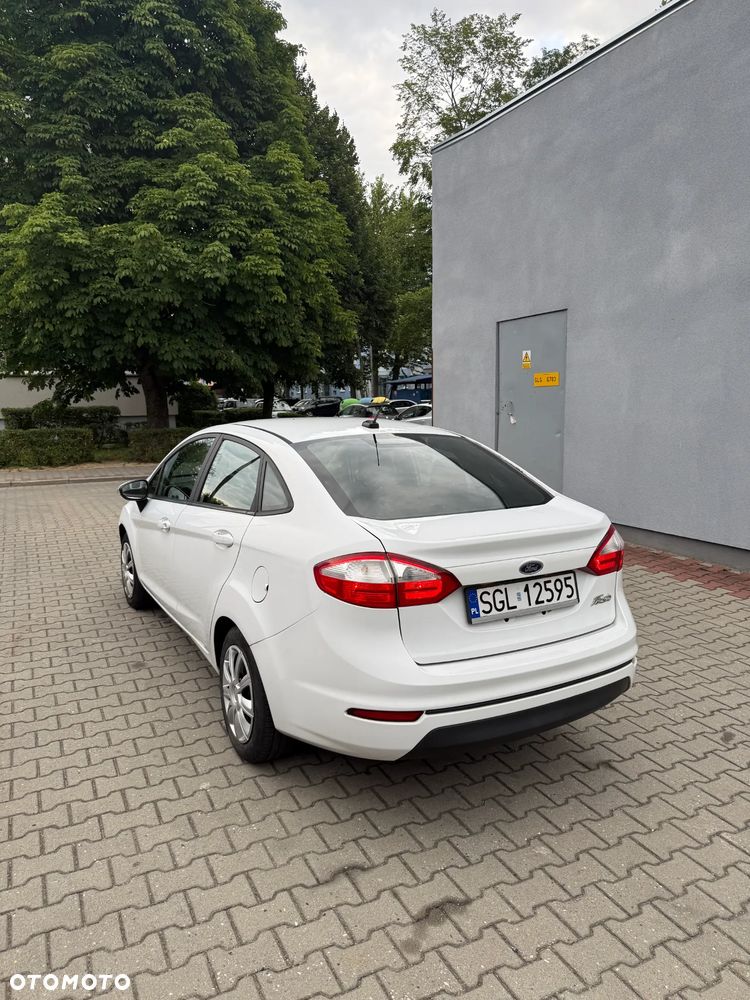 Ford Fiesta - 2