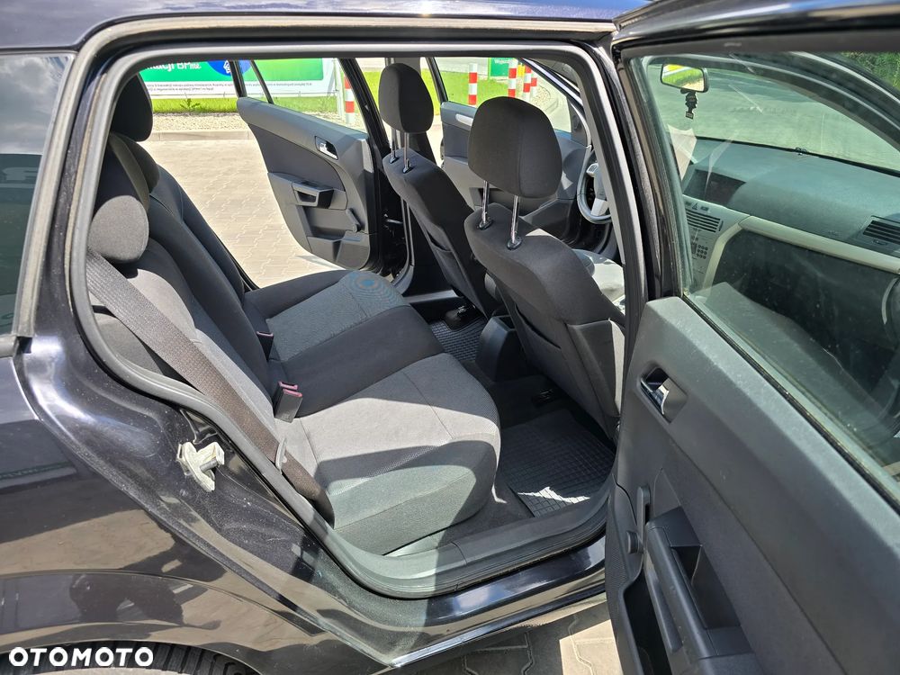 Opel Astra 1.6 Essentia - 10