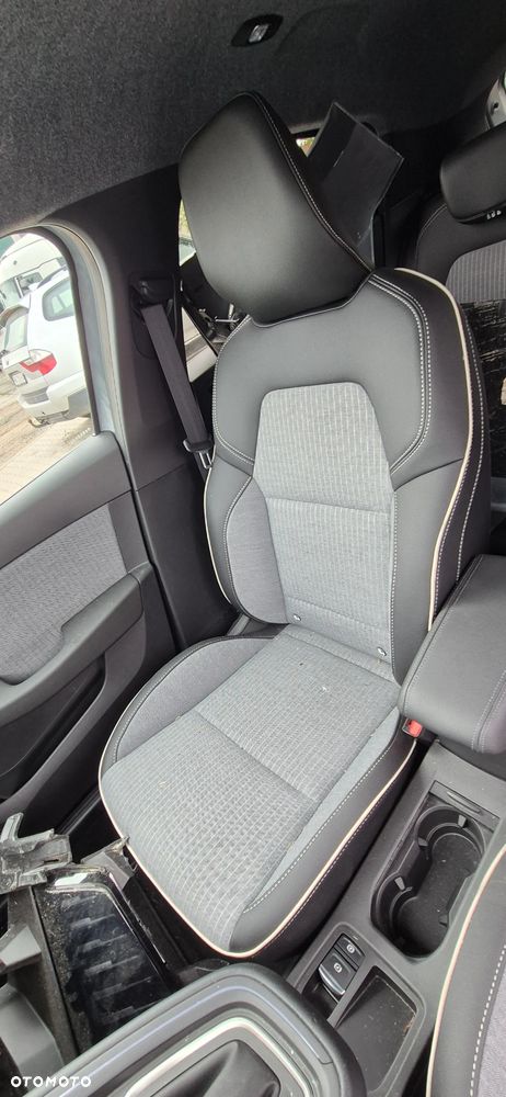 Renault Clio 1.6 E-TECH Full Hybrid 145 Techno - 33