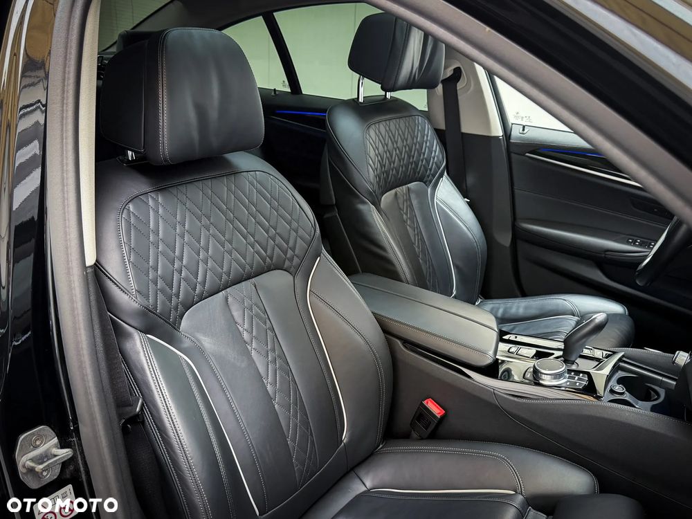 BMW Seria 5 530d Luxury Line - 24