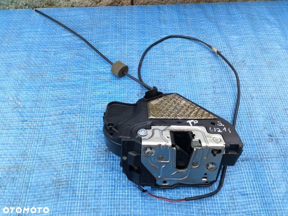 MERCEDES W211 ZAMEK DRZWI Prawy Tył EUROPA - 1