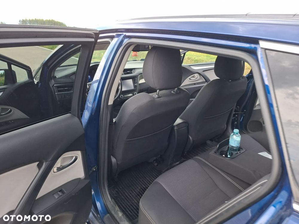 Toyota Avensis - 6