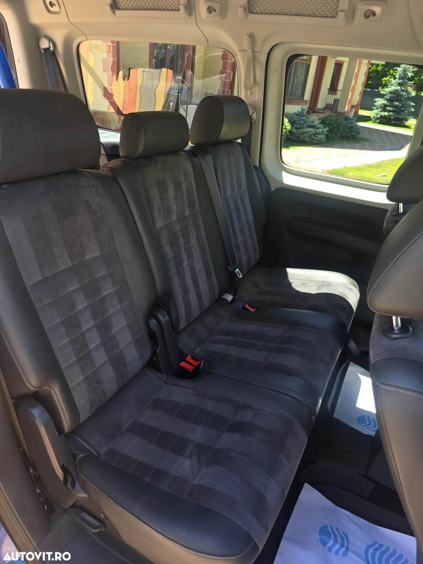 Volkswagen Caddy Maxi 2.0 TDI Comfortline DSG - 10