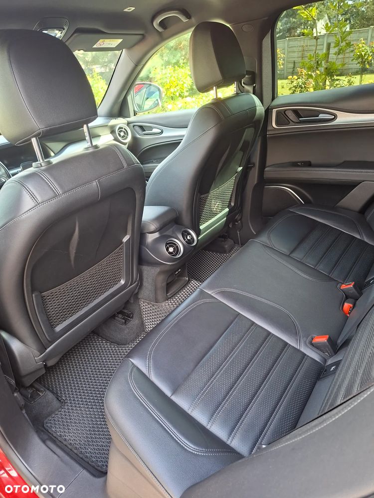 Alfa Romeo Stelvio 2.0 Turbo Veloce Q4 - 17