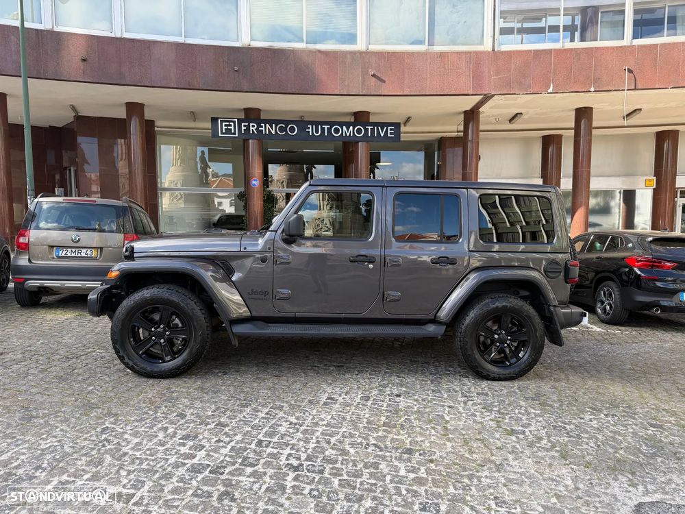 Jeep Wrangler Unlimited 3.6 Auto Golden Eagle - 2