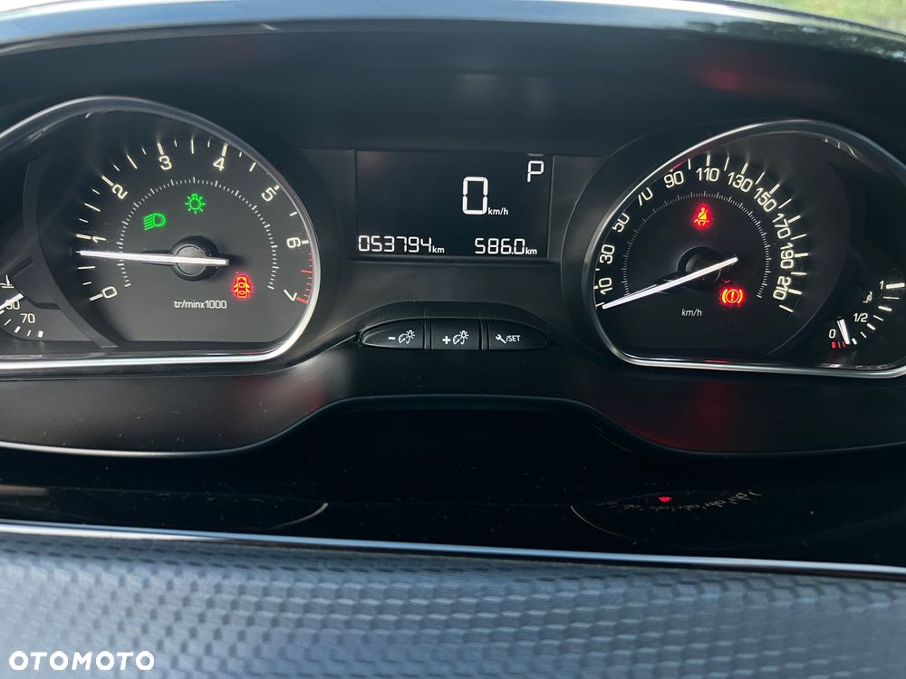 Peugeot 208 1.2 PureTech Allure S&S EAT6 - 15