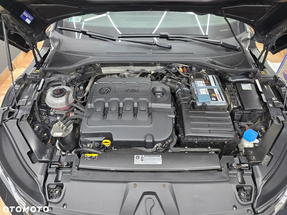 Volkswagen Arteon 2.0 TDI SCR R-Line DSG - 13