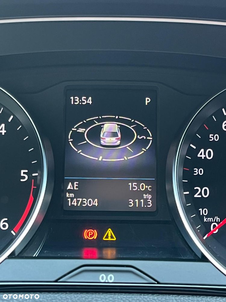 Volkswagen Passat - 33
