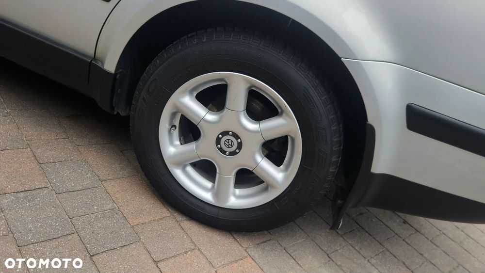 Volkswagen Passat - 12