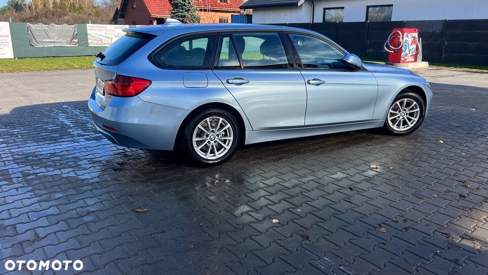 BMW Seria 3 320i Sport Line - 12