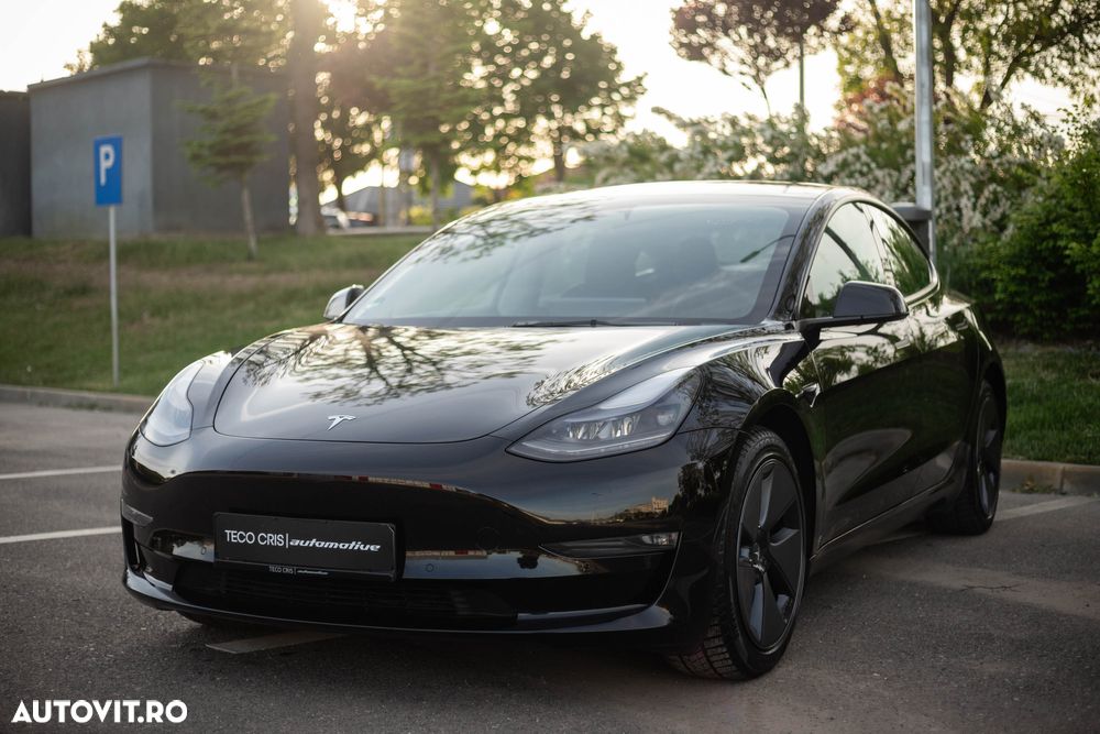 Tesla Model 3 - 2