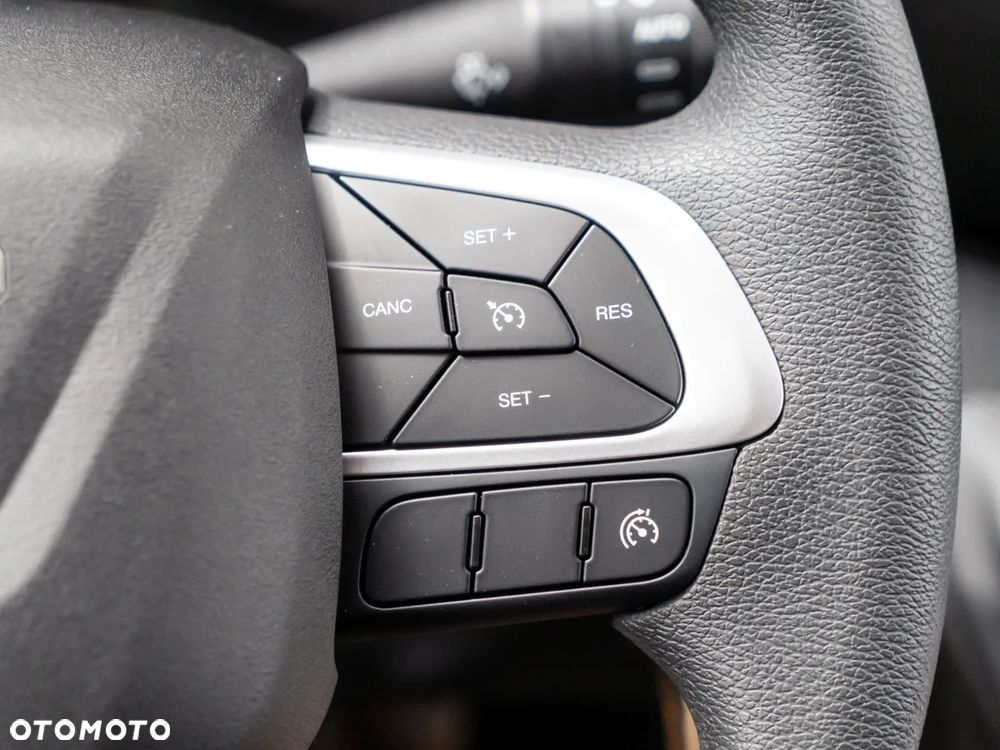 Iveco Daily 35S18HD doka ze skrzynią fabryczną - 13