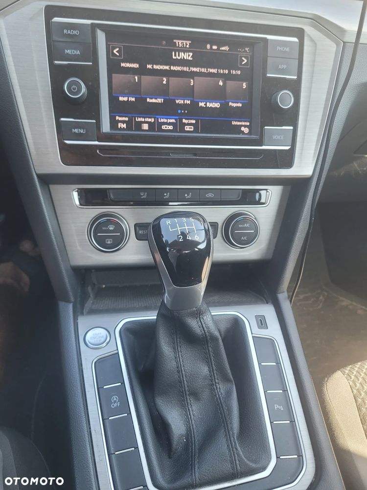Volkswagen Passat 1.5 TSI EVO Business - 6