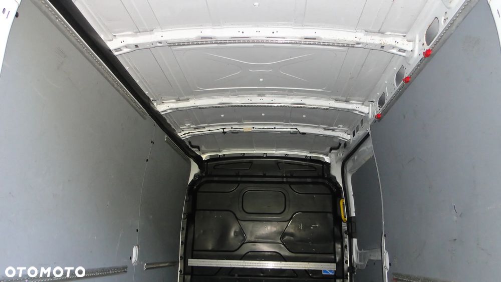 Ford Transit - 13