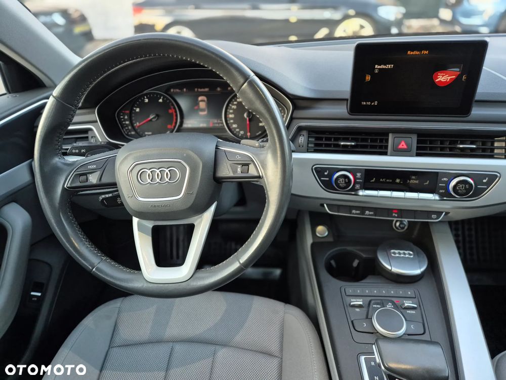 Audi A4 Limousine - 18