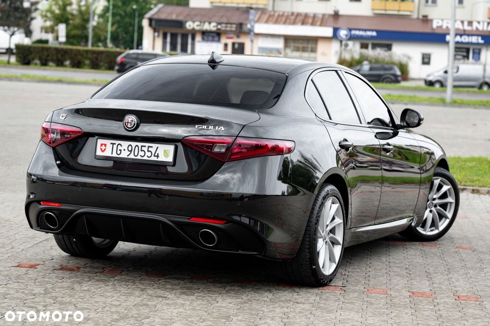 Alfa Romeo Giulia 2.0 Turbo Veloce Q4 - 12