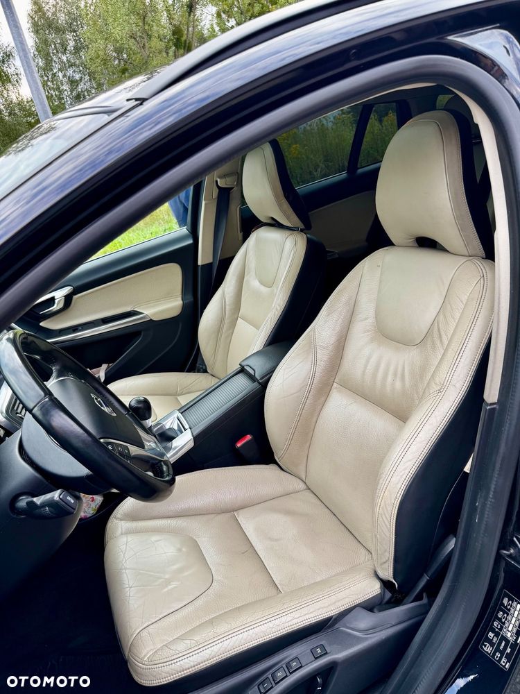Volvo V60 D3 Summum - 16