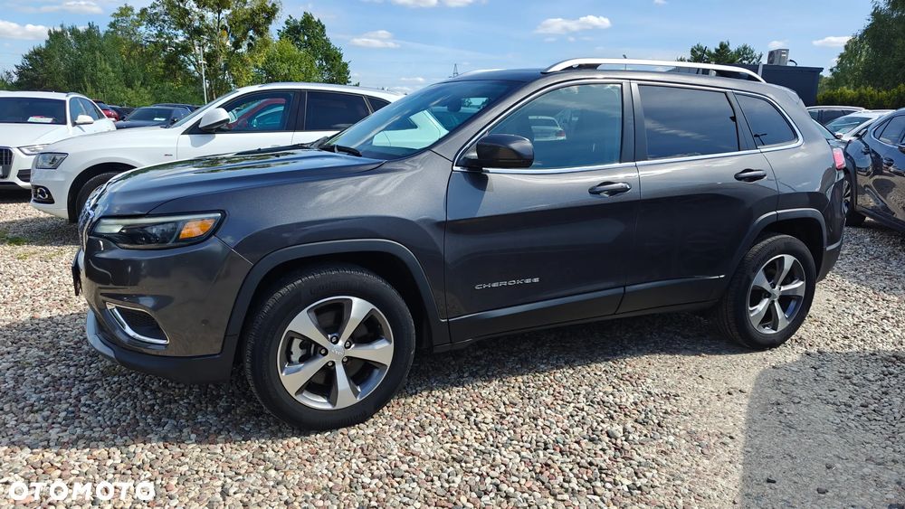 Jeep Cherokee - 3