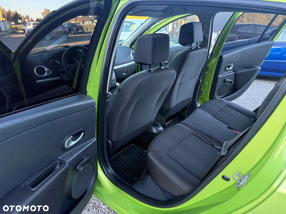 Renault Clio - 25