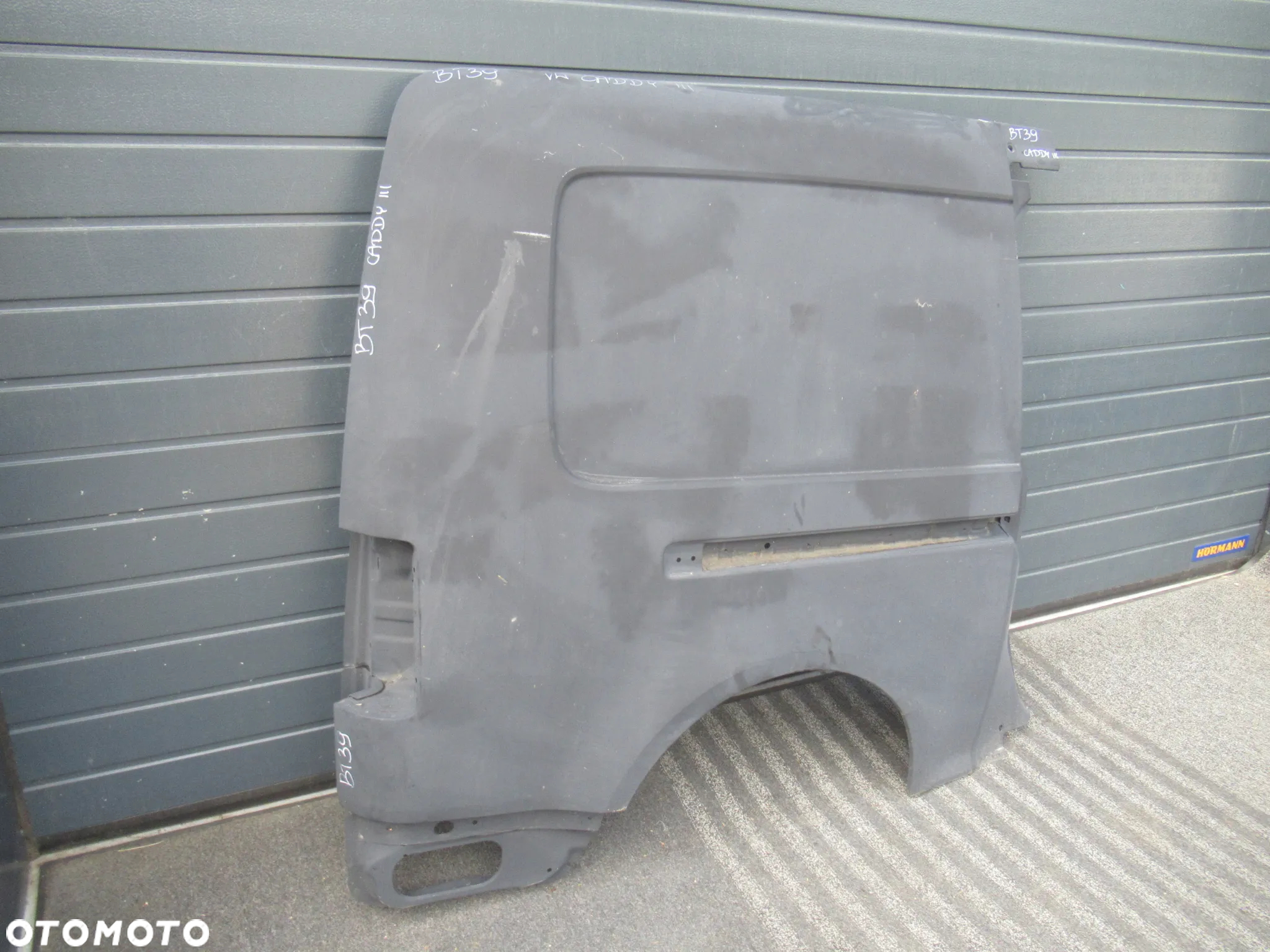 POSZYCIE BŁOTNIK TYLNY TYŁ PRAWY VW CADDY III MAX 2K3 2007 - 2