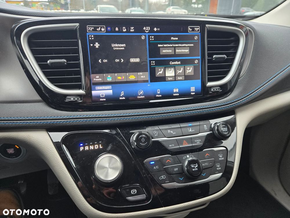 Chrysler Pacifica - 24