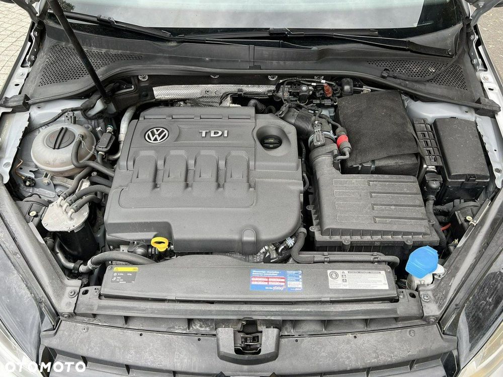 Volkswagen Golf - 10