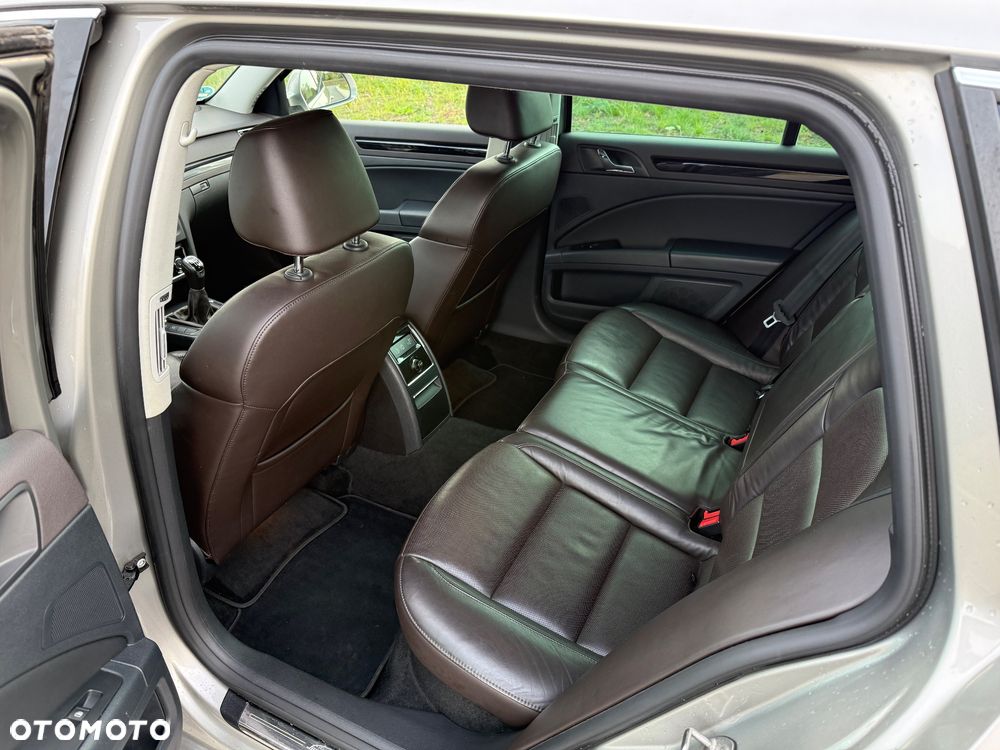 Skoda Superb 2.0 TDI L&K - 21