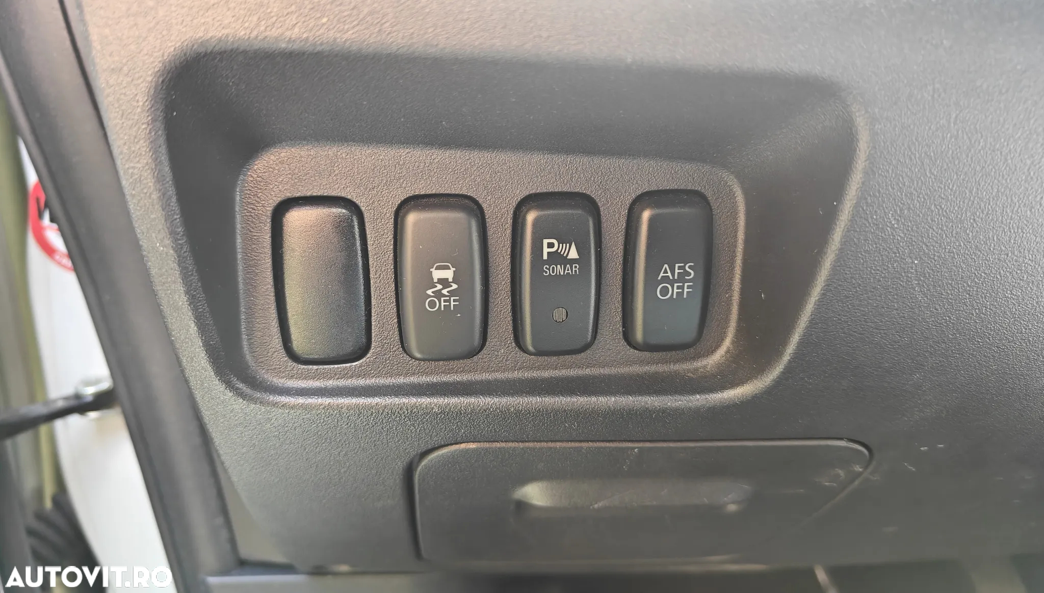 Mitsubishi Outlander - 16