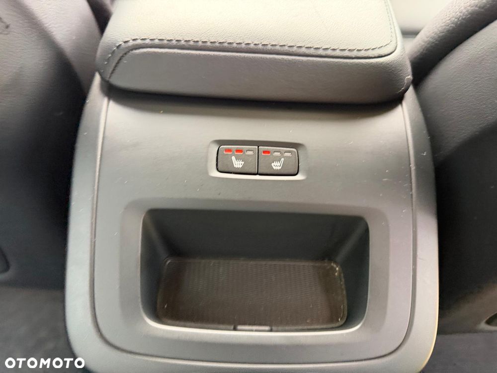 Volvo V60 Cross Country B4 D AWD Geartronic - 27
