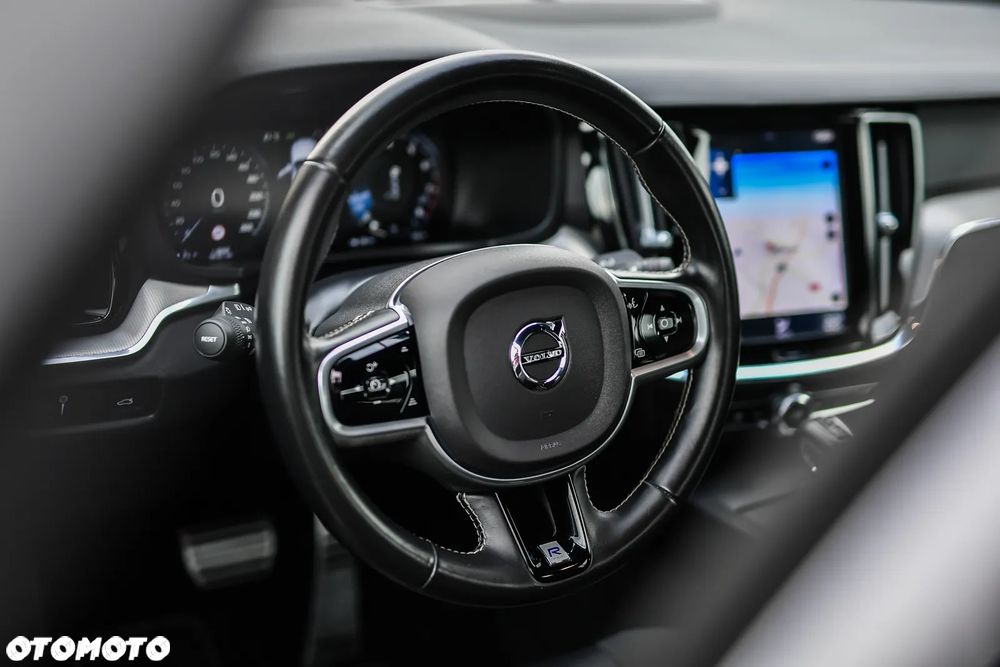 Volvo S60 T4 R-Design - 12