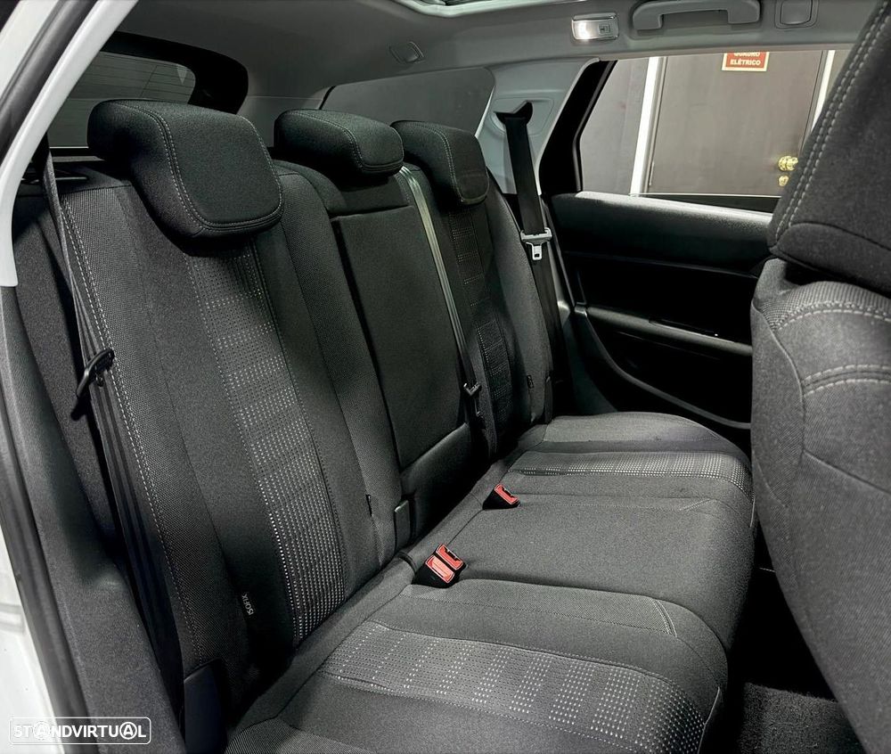 Peugeot 308 SW 1.2 PureTech Allure EAT6 - 31