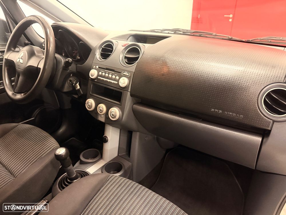 Mitsubishi Colt - 9