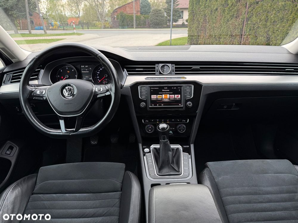 Volkswagen Passat 2.0 TDI BMT Comfortline - 24