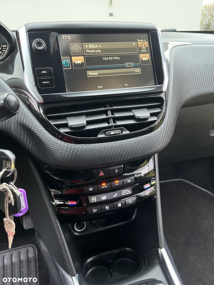 Peugeot 2008 1.6 e-HDi Active S&S - 17
