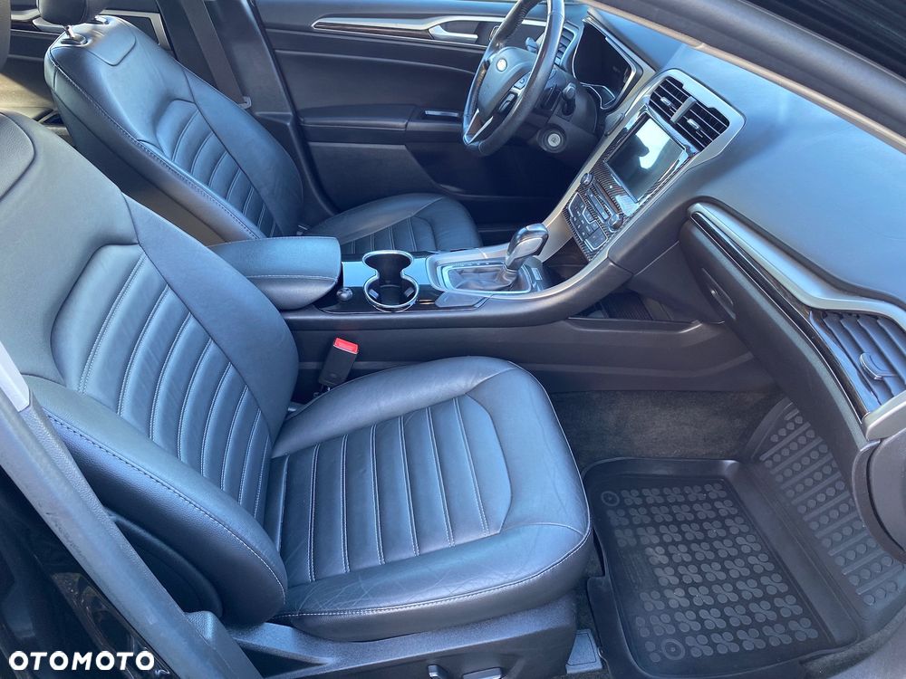 Ford Fusion 2.0 EcoBoost Titanium - 11