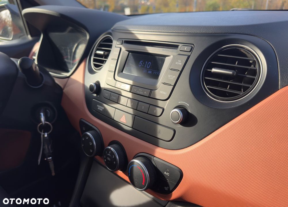 Hyundai i10 1.2 Fifa World Cup Edition - 18