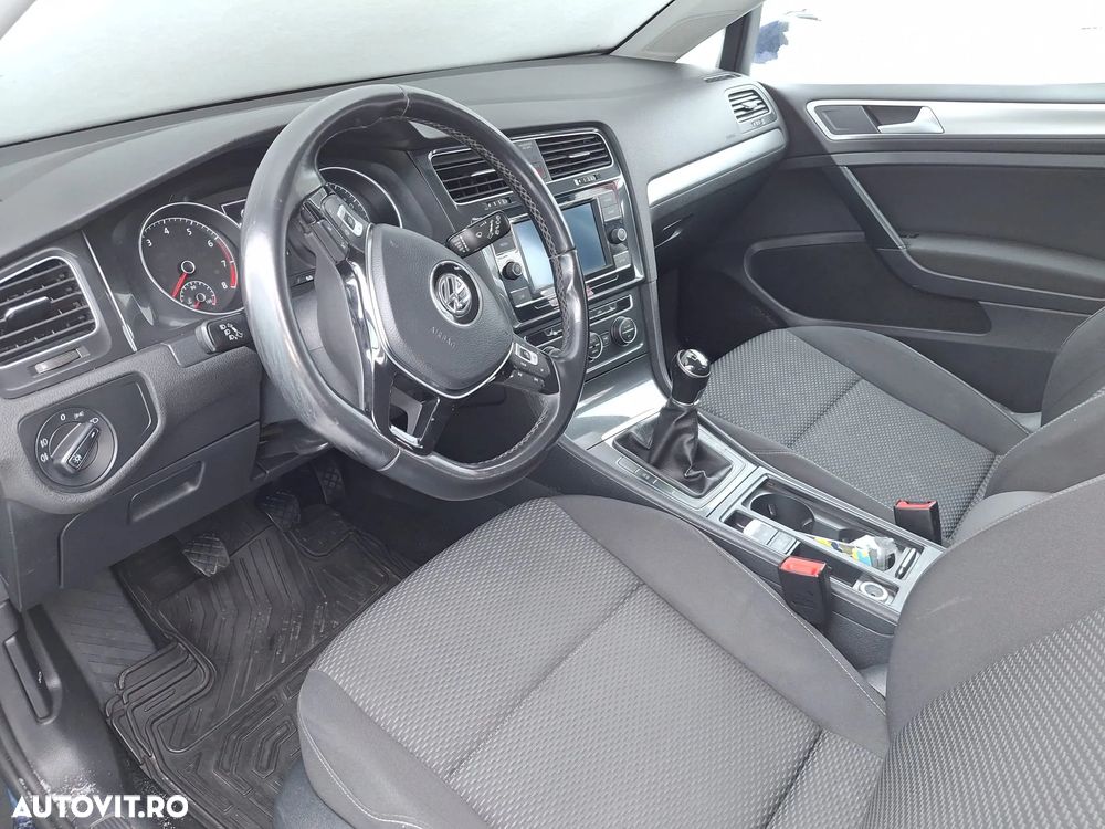 Volkswagen Golf ver-1-0-tsi-trendline - 5
