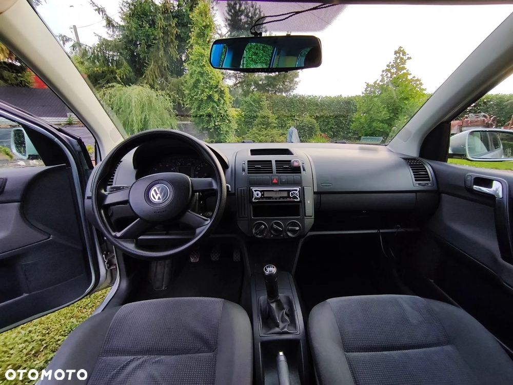 Volkswagen Polo 1.4 16V Trendline - 12