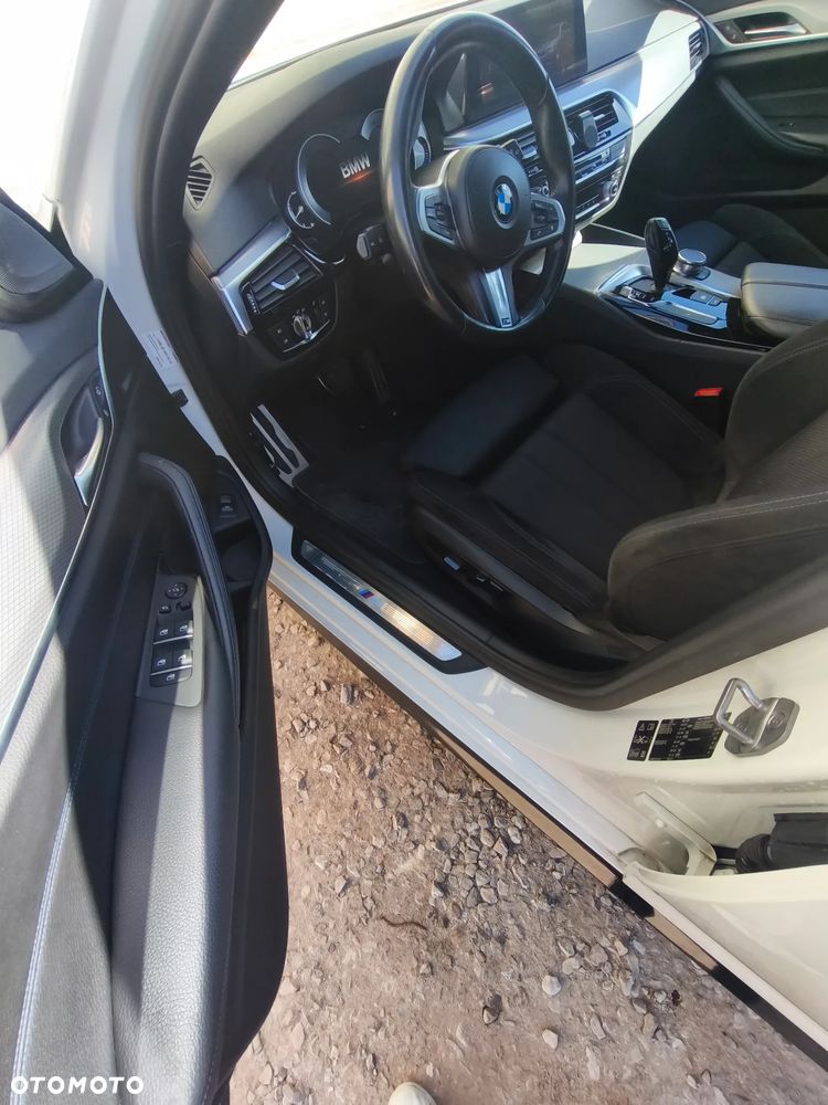 BMW Seria 5 520d xDrive M Sport sport - 18