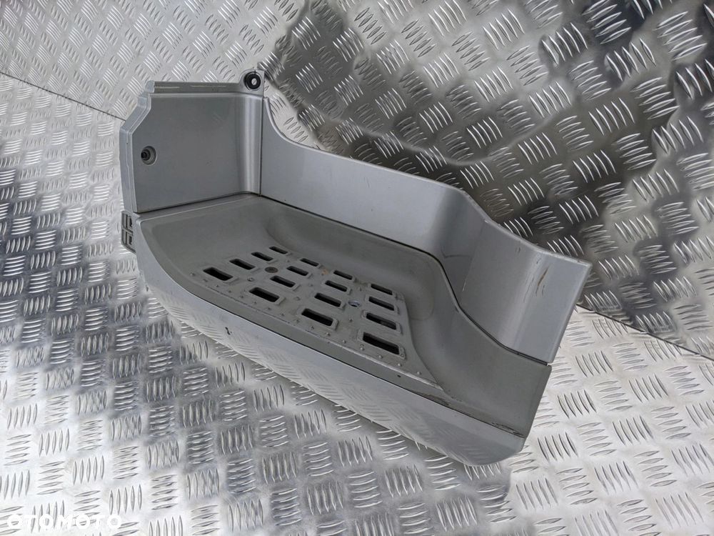 STOPIEŃ DOLNY LEWY OBUDOWA DAF CF EURO 6 - 2